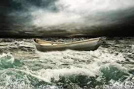 民间故事：渔夫捕回美人鱼，妻子说食肉能长寿，吃下出现惊人变化图片