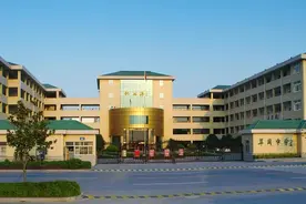 扬州这所热门公办初中，每班前3名几乎保送扬州中学图片