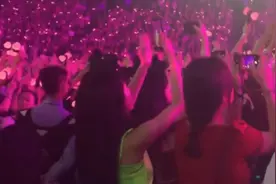 拍虞书欣看Jennie演唱会，看到无美颜镜头下的五官心醉了图片