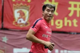 郑智穿安踏，王燊超穿日本美津浓！中超球员普遍穿耐克、阿迪达斯图片