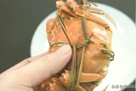 螃蟹蒸好了，很多人竟然吃错了，手把手教你正确吃螃蟹图片