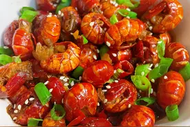 美食家常菜推荐：香辣龙虾尾，清炒黄瓜花，咸肉黄花菜，简单营养图片