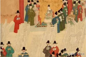 古代公务员鸡叫就要上班，迟到要挨板子，有的罚3个月俸禄图片