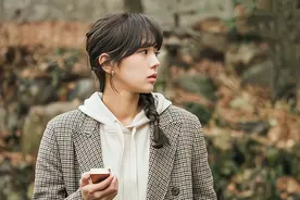 “儿子本事大，娶个倒贴货”婆婆发朋友圈炫耀，准儿媳秒赞后慌了图片