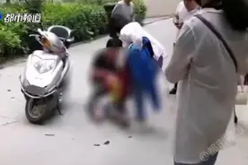 5岁男童被天降瓷砖砸中身亡，肇事者仅6岁，事发小区今天又出事了图片