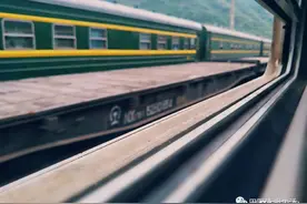 打卡秦岭小火车图片