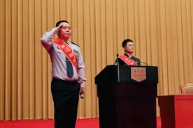 即将爆燃的现场 他冲在最前面！舟山这位英雄的故事值得你读一读图片