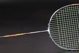 疾锋出鞘，光耀四方——YONEX NANOFLARE疾光800测评「小桦教练」图片