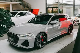 全新奥迪RS6实拍，3.0T+四驱，战斗灰车身首曝光，真帅气图片