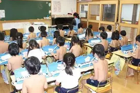 日本幼儿园“裸体教育”走红，男女赤裸相见，这种方式是否可取？图片