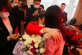 粤湘两地警方助力“团圆行动”母女分离36载终相聚图片