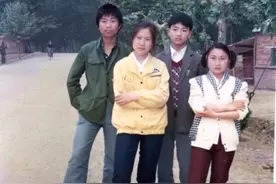 刘强东早年一批照片曝光，透露心酸成长史，没有人能随便成功图片