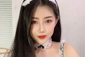 小说：这里就我们两个人图片