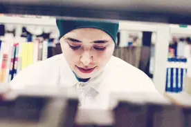 她是“楚才”一等奖获得者，疫情防控时坚守武汉，摩洛哥留学生投稿致敬“可爱的中国”图片