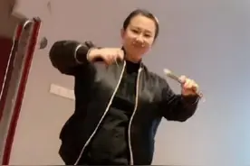 赵本山徒弟丫蛋怀孕？录视频小腹隆起明显，两任丈夫全是同门兄弟图片