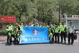 首都交警铁骑训练营开营！帅哭了图片