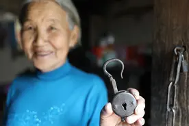 82岁老人60年前娘家的“嫁妆”，如今出价5000元，不卖图片