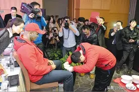 霍利菲尔德：我有一个徒弟叫张君龙！图片