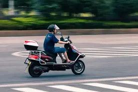 被禁三十多年的摩托车，还能骑回大城市吗？图片