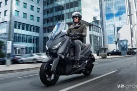 雅马哈XMAX300重新上市 被迫降价1.3万 现在要4.98万图片