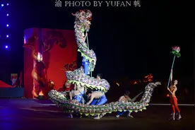 为国争光的铜梁竞技龙：蛟龙出水翻江倒海，龙翔九天扶摇腾飞图片