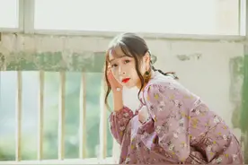 故事：“我们结婚吧”说好是假扮情侣的男神，酒醉后却拥吻她告白图片