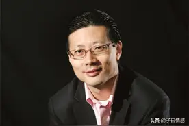 马云和刘强东都要仰仗的男人，一年捧出3个亿万富婆，却宠妻20年图片