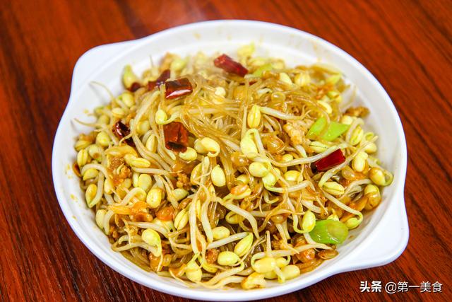 厨师长教你做，黄豆芽炒粉条，不粘锅不成坨，越吃越香
