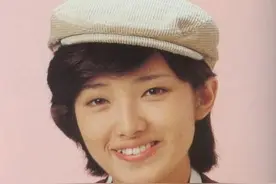 山口百惠近照公开！满面笑容送儿子三浦佑太郎夫妇图片