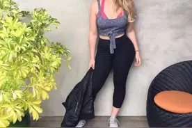 她的体重达到180斤，身上却没有丝毫赘肉，身材还很性感图片