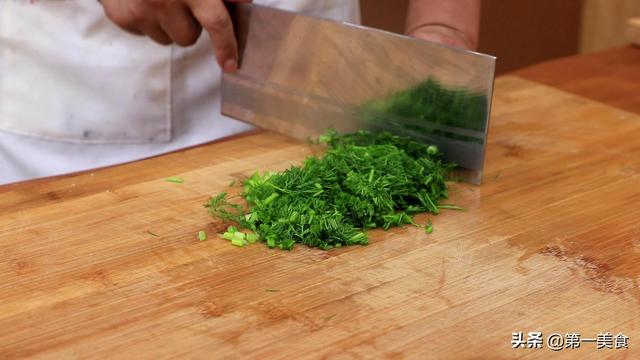 饺子的经典做法，多加一把小茴香，不止饺子皮劲道，馅料也更香