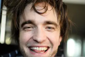 罗伯特帕丁森35岁了！被甩2次全球都知道，现在他是新版蝙蝠侠图片