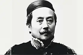 北大学子进西餐馆，用英文嘲笑一邋遢老头，结果对方精通9国语言图片