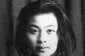 民国才女丁玲，同时爱上2位男人并提出3人同居，最后结局咋样？图片