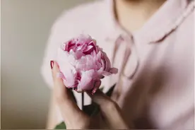 心里若有了良人，眼里便都是路人图片