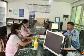 南宁未成年骑摩托冲喳喳上路？不可以图片