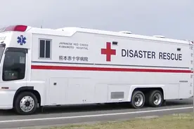 日本罕见的医生救护车、医院救护车和运血车紧急出动视频封面