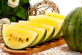 吃西瓜是“黄心”的好还是“红心”的好？5个区别，做到心中有数图片