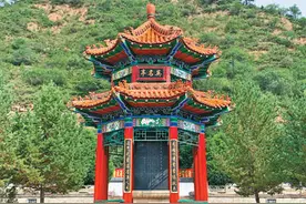 三十三颗红星在述说图片