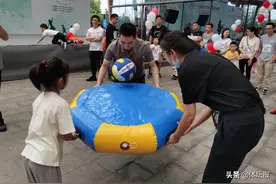 夏至，和爸爸一起去健身！爱上运动爱上你图片