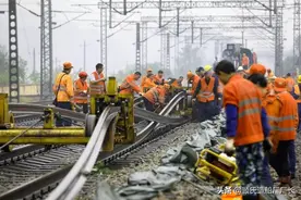 胆大妄为！运行区间拆换钢轨，记京九线K860次列车脱轨重大事故图片