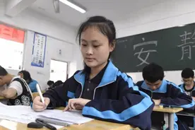 痛过才知道，公办专科和民办三本不在同一水平线，后悔当初选错了图片