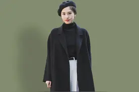 黑鞋子搭配什么颜色的裤子和衣服？几种组合，优雅大气图片