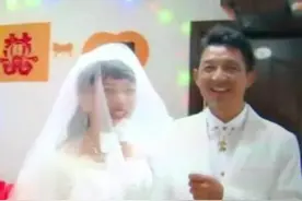 60岁阿姨痴迷30岁流浪汉，提供吃穿，结果婚后3个月就闹离婚图片