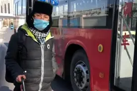 实地探访石家庄市区公交车 司机：乘客不多 保证一趟一消杀图片