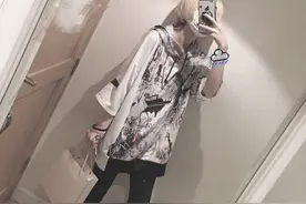 18岁窦唯二女儿晒照，身材纤细风格似窦靖童，遗传父亲音乐天分图片