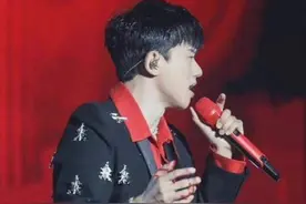 张杰在演唱会突发意外高空坠伤，腰椎骨裂，主办方回应图片