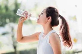 健康的水分量 – 您的身体如何运用水分图片