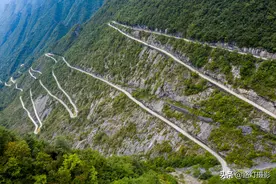 惊险刺激！恩施有条“壁挂天路”落差800米，沿途风光美不胜收图片