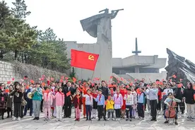 63.做一个群众歌手，唱出群众的心声，歌声才有号召力、感染力图片